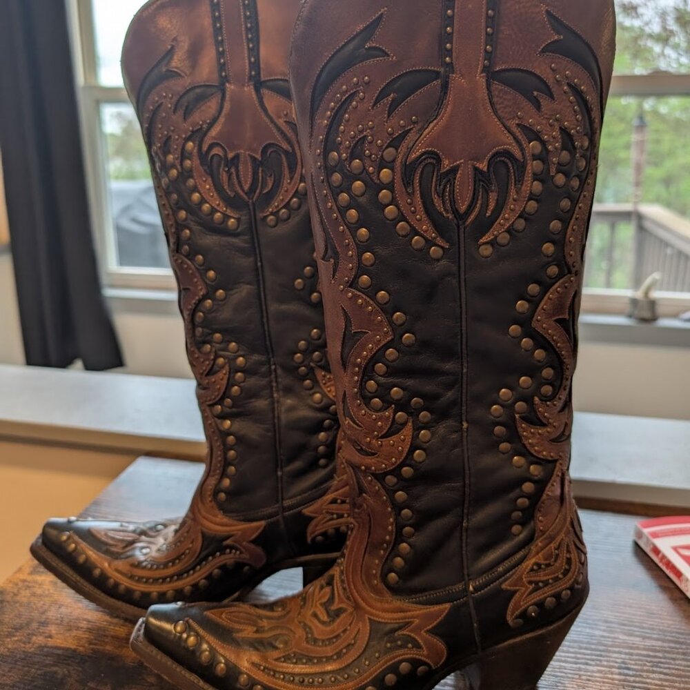 ** SOLD ** Corral Black and Brown Snipped Toe Boots size 8